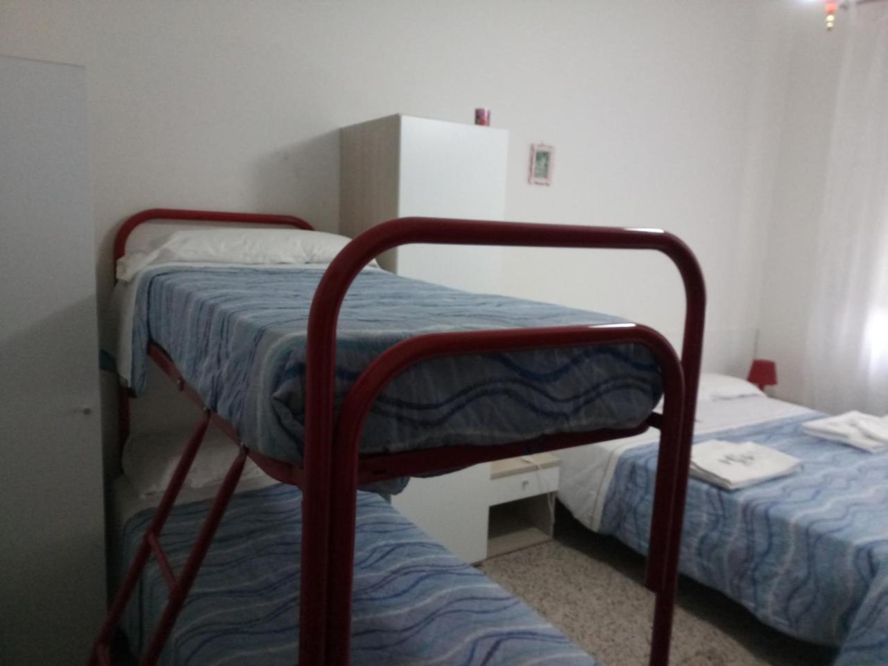 London Cafe Bed & Breakfast Castelnovo ne' Monti Exterior photo