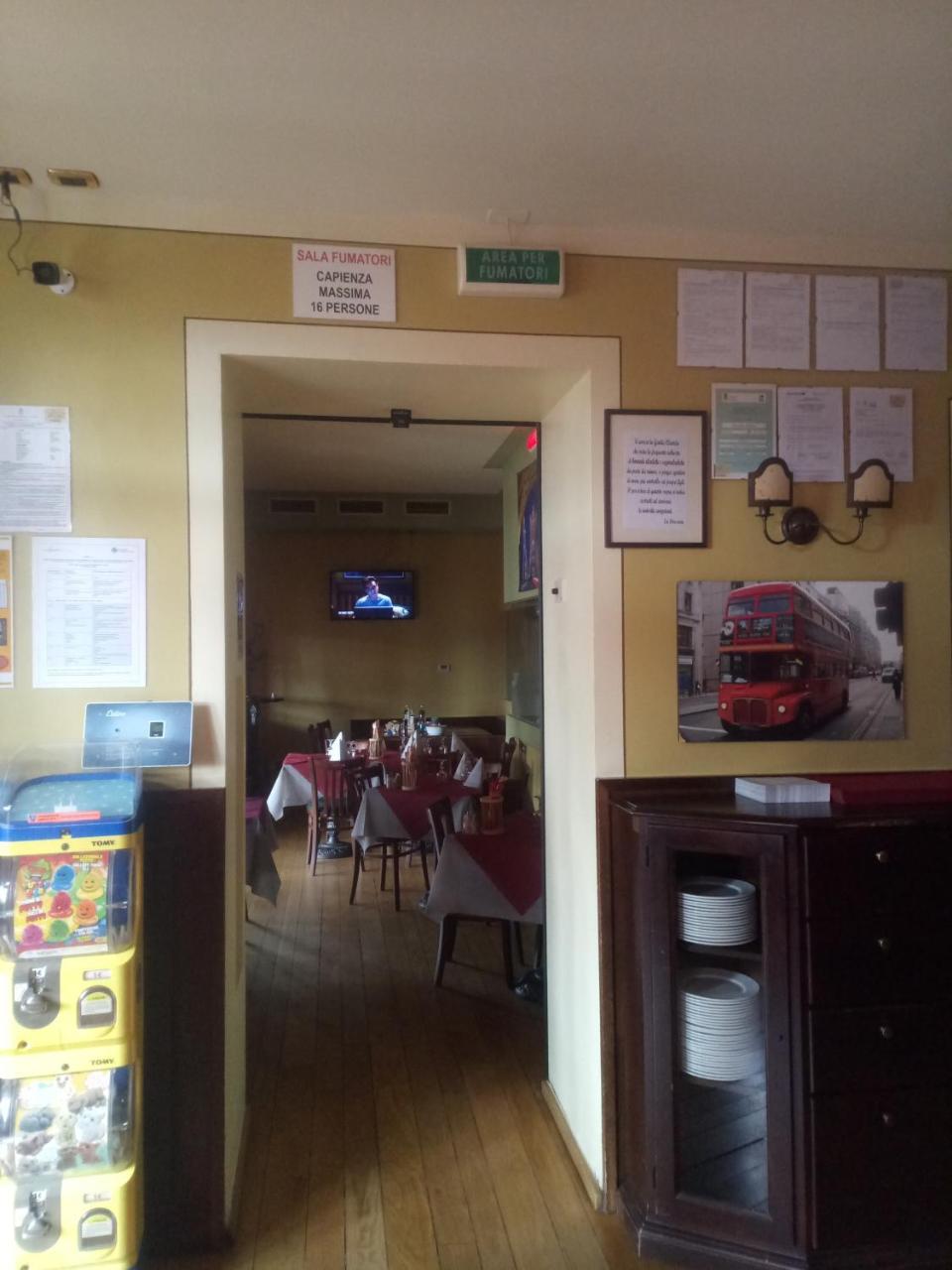 London Cafe Bed & Breakfast Castelnovo ne' Monti Exterior photo
